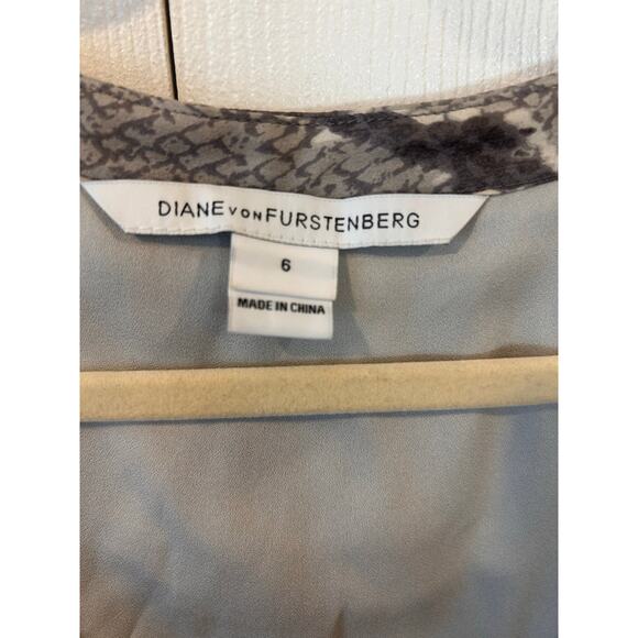 Diane von Furstenberg Fleurette Silk Chiffon Kaftan Dress Snakeskin Size 6 - Picture 5 of 10